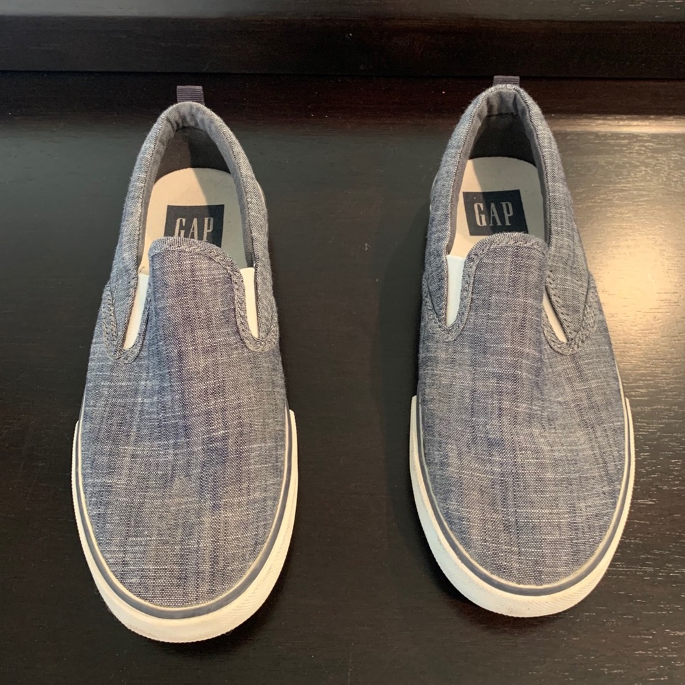 GapKids Boys, Size 2 Shoes
